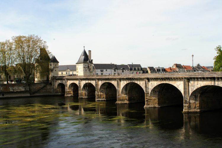 Pont Henri IV Châtellerault - En moins de deux